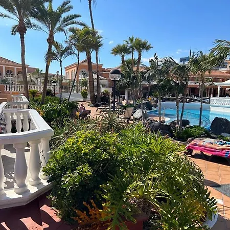 Апартаменти Comfort En Tenerife Royal Gardens *